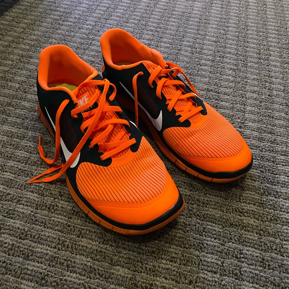 NWOT Orange Nile Free Runs